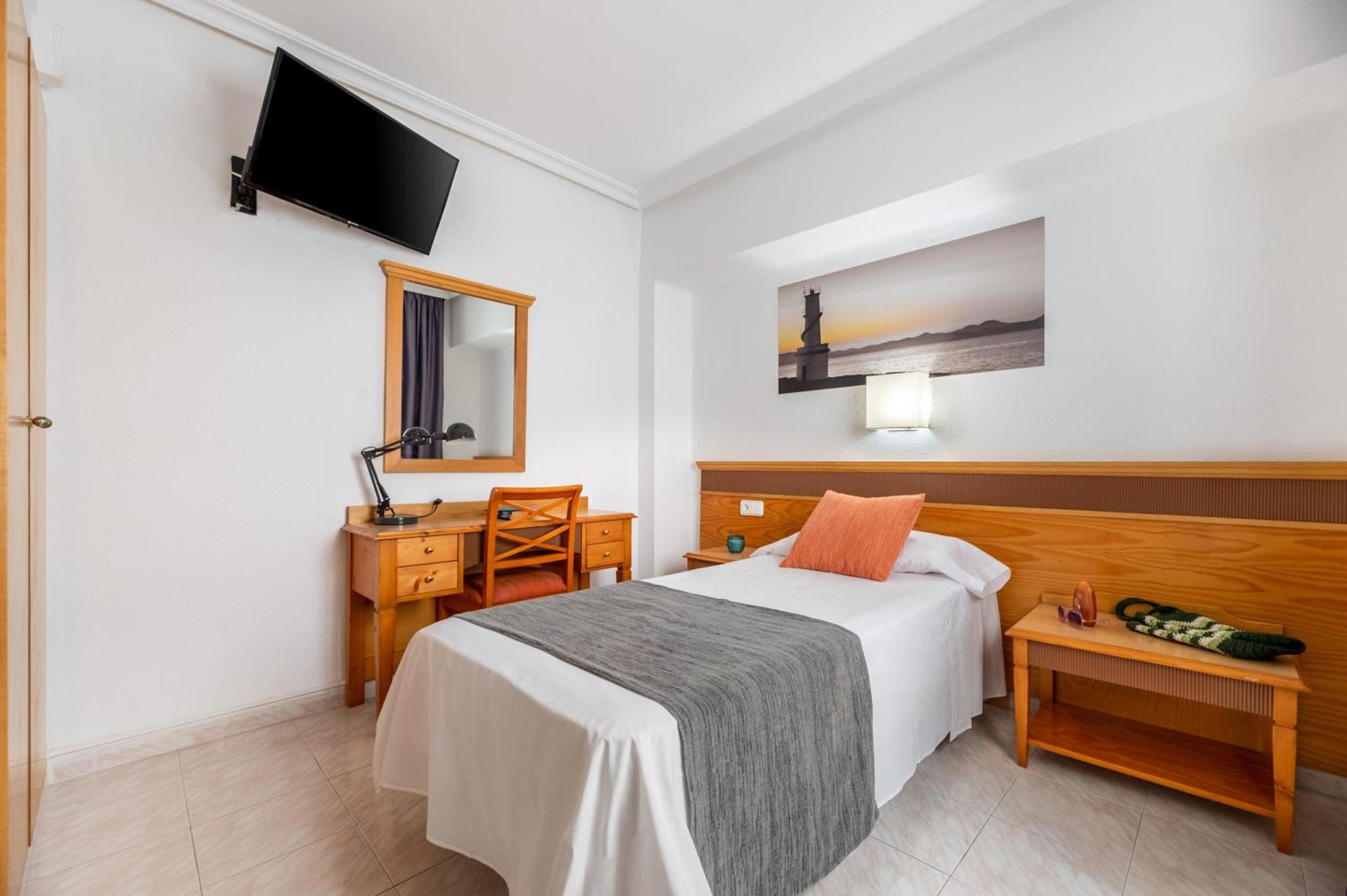 Hotel Vibra Mare Nostrum Playa d'en Bossa Kültér fotó